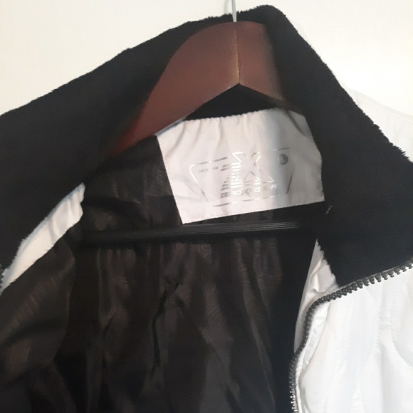 White ZeroXposur winter puffer jacket - Picture 7 of 7